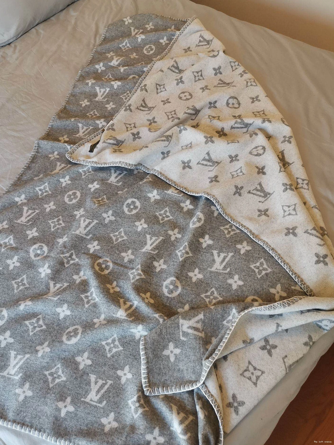 THROW LV GREY CUSTOM BLANKET 0713